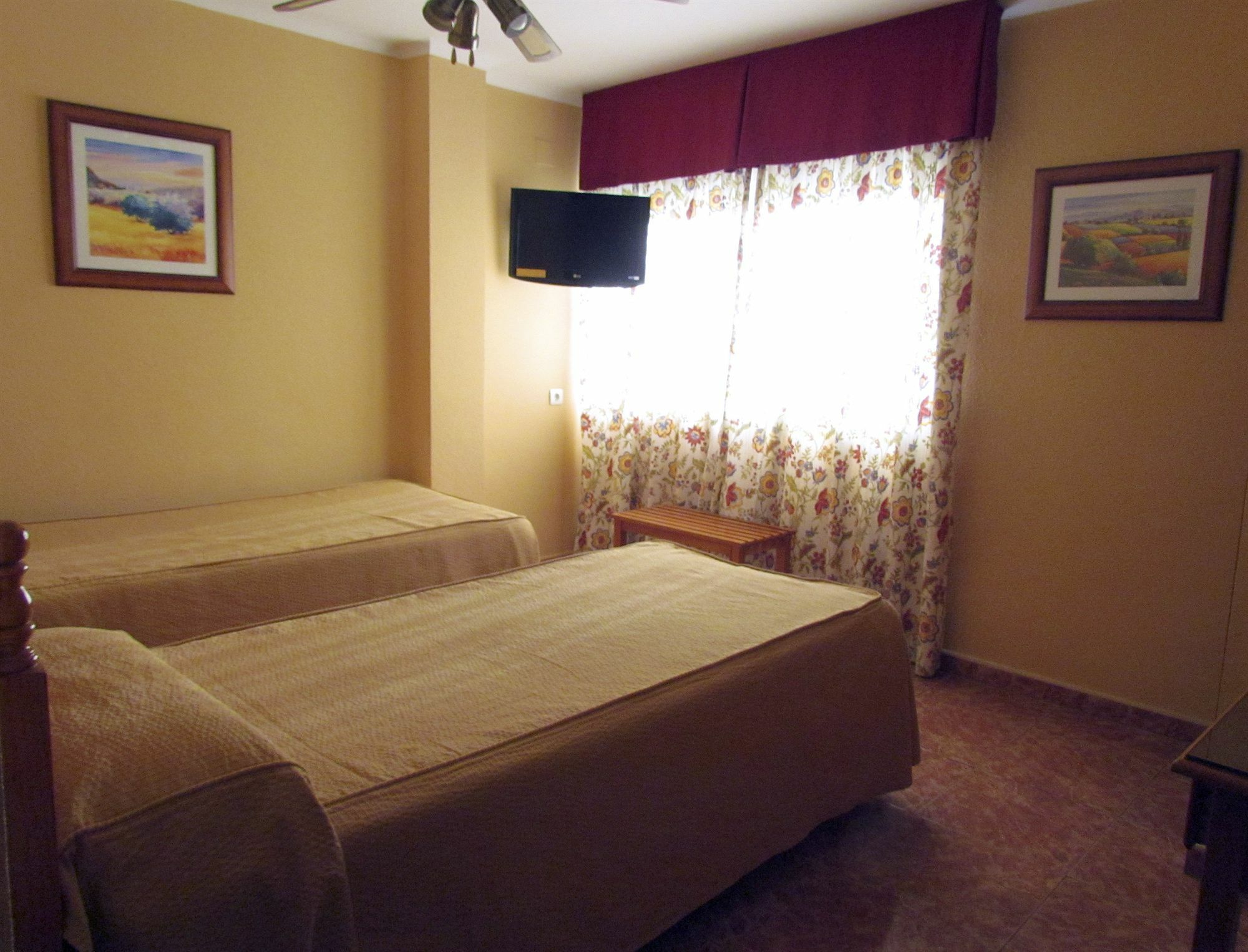 Hotel Zeus Málaga Buitenkant foto